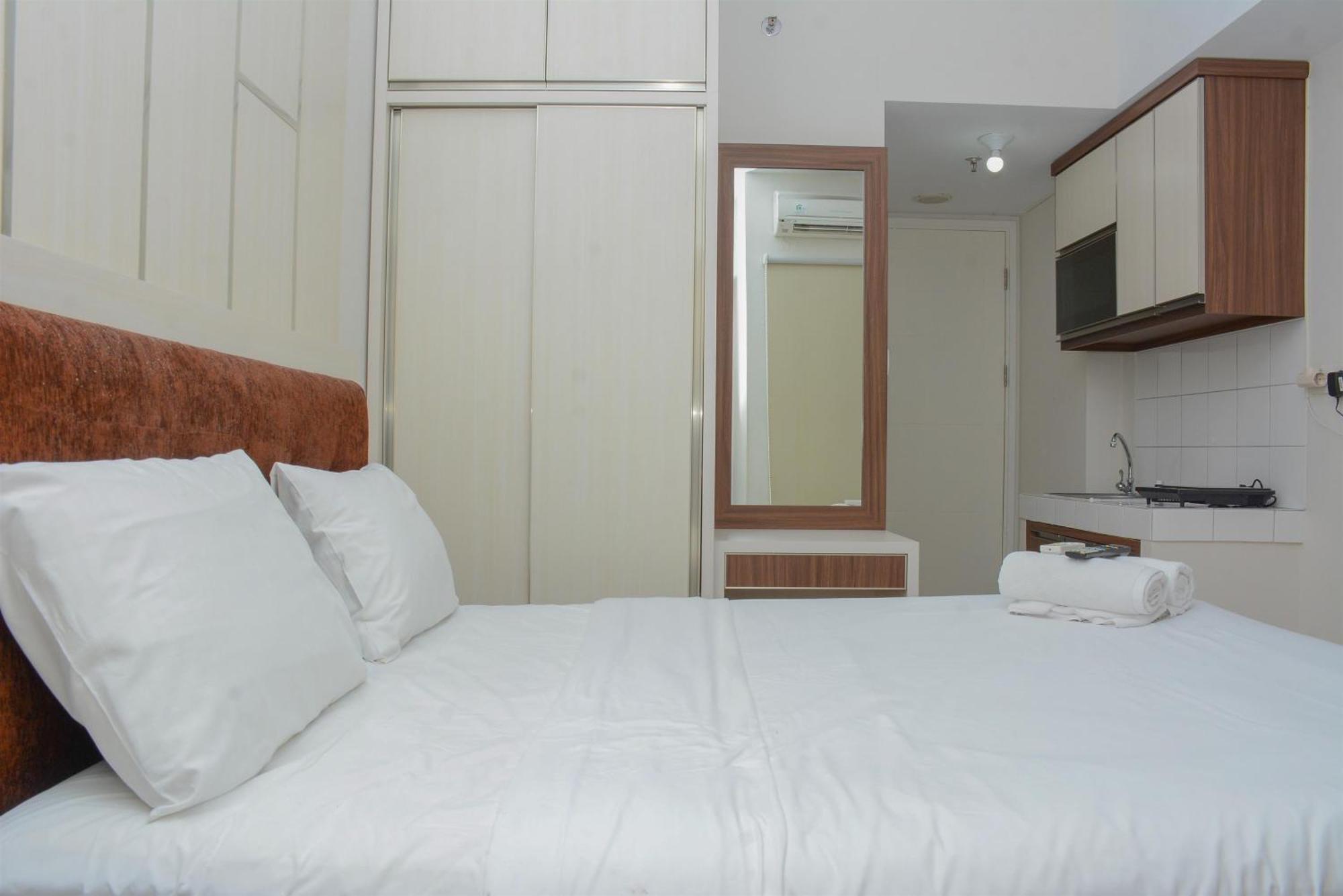 Comfort At Springlake Summarecon By Travelio Apartemen Bekasi